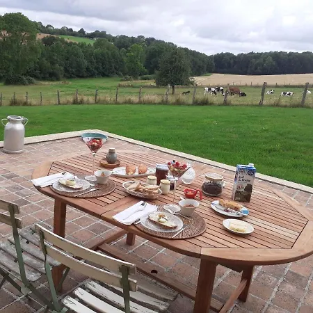 Le Perche Ceronnais 酒店